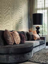 Luxe inloopkast met maatwerkkasten en chandelier-L4 Elvire-woonkamer-Luxe inloopkast met maatwerk & chandelier | STUDIO L4 Interieur-OBLY