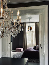 Luxe inloopkast met maatwerkkasten en chandelier-L4 Elvire-woonkamer-Luxe inloopkast met maatwerk & chandelier | STUDIO L4 Interieur-OBLY