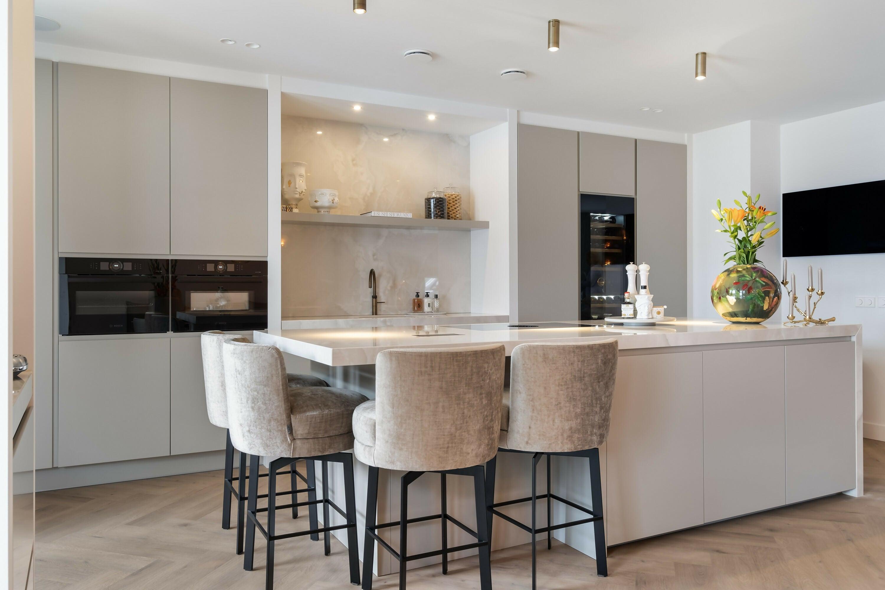 Luxe totaal interieur, compleet met maatwerk-De interieurmakers-design villa interieur,exclusief wooninterieur,high end interieur,Keuken,luxe interieur villa,maatwerk interieur villa,modern luxe interieur,villa interieur ontwerp-Luxe totaal interieur, compleet met maatwerk -OBLY