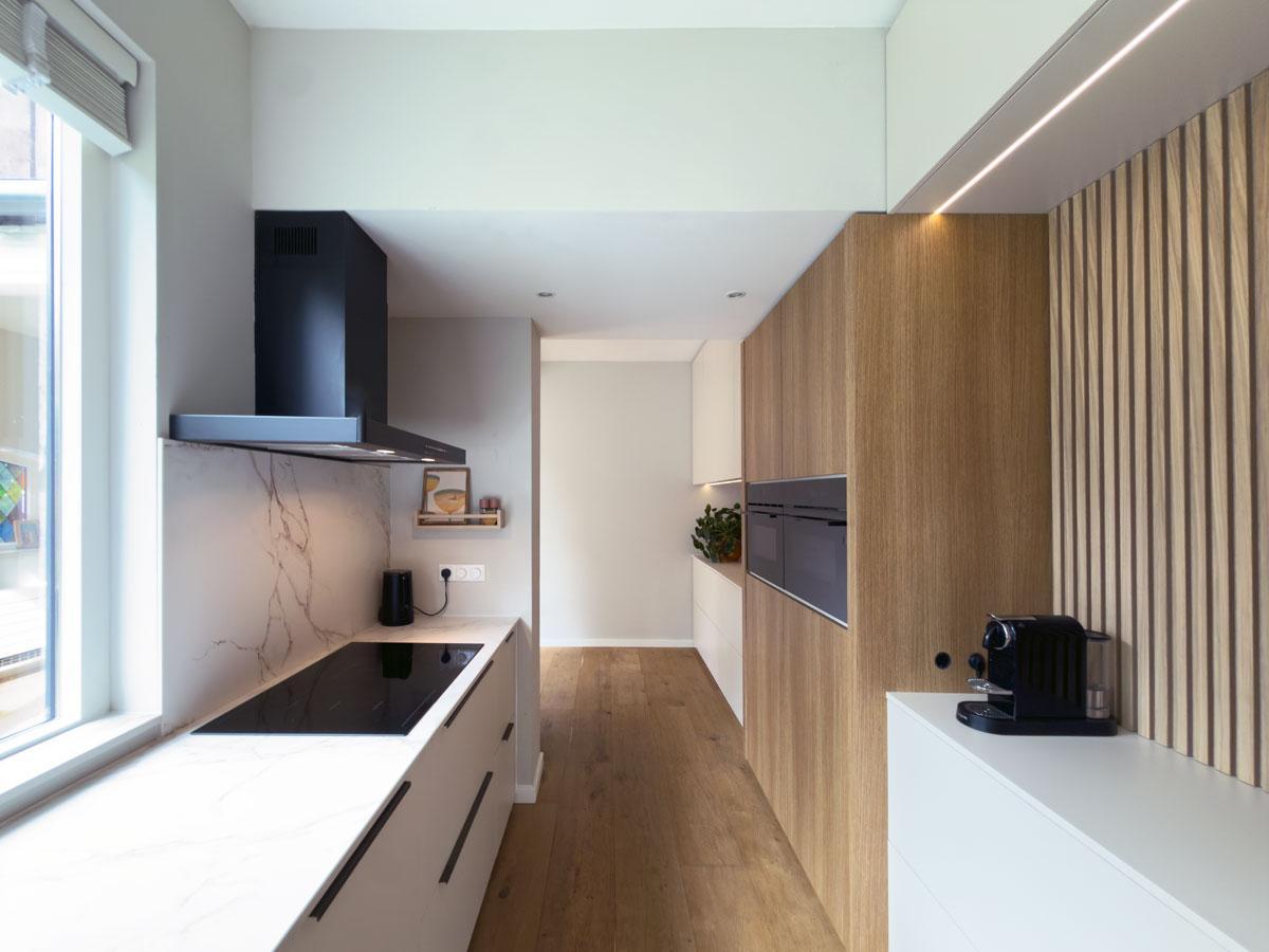 Luxe villa met exclusief maatwerkinterieur-Joolsdesign-Badkamer inspiratie,Interieurarchitect,Interieurontwerp,Keuken met kookeiland,luxe badkamer,Luxe interieur,Maatwerk interieur,Maatwerk kasten,maatwerk keuken,totaalinterieur,villa interieur,woonkamer inspiratie-Luxe villa met maatwerkinterieur | Joolsdesign-OBLY