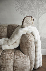 Luxe wandbekleding in serene slaapkamer voor een high-end residentieel project-Dennis v Zanden-woonkamer-Botanische Wandbekleding in Master Bedroom | Exclusief Woonproject Riv-OBLY