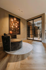 Luxe woonkamer met moderne haard-VAN WOLFSWINKEL WONEN-Woonkamer-OBLY