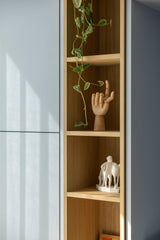 Maatwerk Wandkast met Ensuite Schuifdeur | Witteveen Interieurbouw-WITTEVEEN MEUBEL & INTERIEURBOUW-ensuite schuifdeur,maatwerk wandkast,moderne woonkamer,opbergkast op maat,tv wand op maat-OBLY