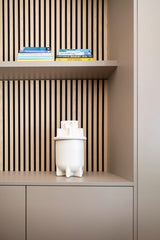 Maatwerk interieur met houten lattenwand en haard-studio stylez-design-interieur,eiken-vloer,haardombouw,houtaccenten,houten-lattenwand,interieur-op-maat,lattenwand,maatwerk-interieur,maatwerk-kastenwand,moderne-woning,visgraat-vloer,Woonkamer-Maatwerk interieur met houten lattenwand-OBLY