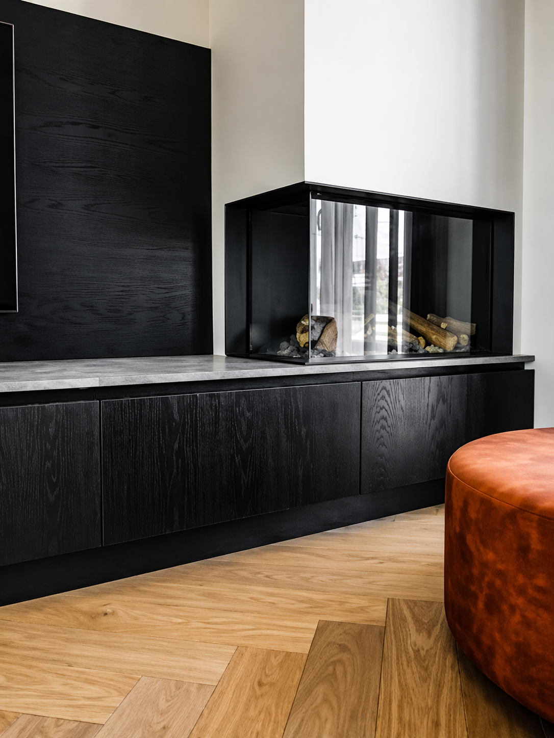 Maatwerk interieur met keuken, kasten en entree-OBLY-EntreeMeubel,Houtafwerking,InterieurOpMaat,Kastenwand,Kookeiland,MaatwerkInterieur,ModerneKeuken-Maatwerk interieur met keuken en kasten | Interieur-OBLY