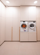 Maatwerk interieur met luxe kasten-fehres-badkamermeubel op maat,garderobekast op maat,keukenkasten op maat,maatwerk opbergruimte,maatwerkkasten,moderne woning,slaapkamerkast op maat-OBLY