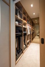 Maatwerk interieur met luxe kasten-fehres-badkamermeubel op maat,garderobekast op maat,keukenkasten op maat,maatwerk opbergruimte,maatwerkkasten,moderne woning,slaapkamerkast op maat-OBLY
