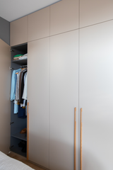 Maatwerk kasten met massief eiken details-fehres-design kast,eiken kast,interieur maatwerk,kastenwand op maat,maatwerk meubel,opbergkast op maat-Maatwerk kasten met eiken details | Fehres-OBLY