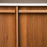 Maatwerk keuken met houten kasten en kookeiland-OBLY-HoutenKeuken,Inbouwkasten,InterieurOpMaat,Kookeiland,MaatwerkKeuken,ModerneKeuken,OpenKeuken-Maatwerk keuken met kookeiland en hout | Interieur-OBLY