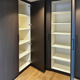 Maatwerk wasruimte met strakke kastenwand-BVDK maatwerk-Kastenwand,Maatwerk kasten,Wasruimte-Maatwerk Wasruimte met Kastenwand & Wasmachine-OBLY