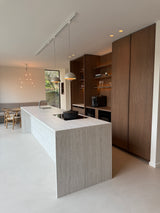 Minimal Sand kwartsiet gietvloer in warme beige tint Saint Louis | Wijchen-Berkers Vloeren-giervloer,gietvloer in keuken,japandi-Minimal Sand kwartsiet gietvloer Saint Louis in Wijchen-OBLY