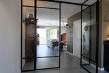 Modern interieur met gietvloer, staal en warme houtaccenten-Berkers Vloeren-Eetkamer,Gietvloer,Keuken,modern interieur,stalen deuren-Modern interieur met gietvloer, staal en hout | OBLY-OBLY