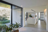 Modern-landelijke designvloer in beigetint-Berkers Vloeren-beigetint vloer,designvloer,landelijke vloer,luxe vloer,moderne vloer,moderne woning,naadloze vloer,vloer interieur,vloer woonkamer-Modern-landelijke vloer in beigetint | Designvloer-OBLY