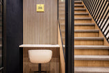 Modern praktijkinterieur met warme houtaccenten-Witteveen interieur architecten-houten wandafwerking,luxe praktijkruimte,maatwerk balie,modern kantoorinterieur,praktijkinterieur,wachtkamer inspiratie,zakelijke inrichting,zorginterieur-Modern Praktijkinterieur met Warme Houtaccenten -OBLY