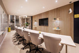 Modern praktijkinterieur met warme houtaccenten-Witteveen interieur architecten-houten wandafwerking,luxe praktijkruimte,maatwerk balie,modern kantoorinterieur,praktijkinterieur,wachtkamer inspiratie,zakelijke inrichting,zorginterieur-Modern Praktijkinterieur met Warme Houtaccenten -OBLY