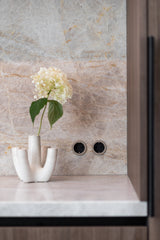 Modern warm interieur met maatwerk hout en luxe keuken-BINTH Interieurontwerp-interieur ontwerp woning,keuken interieur,luxe keuken ontwerp,modern interieur,warm interieur,woonkamer interieur-Modern warm interieur met maatwerk keuken-OBLY