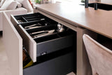 Moderne Eilandkeuken met Houten Accenten-OBLY-Keuken-OBLY