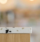 Moderne Keuken met Diresco Terrazzo en RVS Accessoires-Hout en Vorm-Keuken-Moderne Keukenrenovatie met Diresco Terrazzo en RVS Accessoires-OBLY