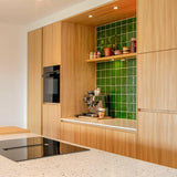 Moderne Keuken met Diresco Terrazzo en RVS Accessoires-Hout en Vorm-Keuken-Moderne Keukenrenovatie met Diresco Terrazzo en RVS Accessoires-OBLY