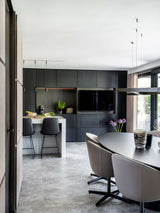 Moderne maatwerkkeuken met kookeiland-kap.studio-Keuken-OBLY