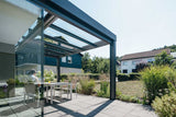 Moderne terrasoverkapping met glazen dak-Solarlux Nederland BV-aluminium terrasoverkapping,glazen dak terras,moderne overkapping,terrasoverkapping,terrasoverkapping glas-Terrasoverkapping met glazen dak en aluminium frame-OBLY