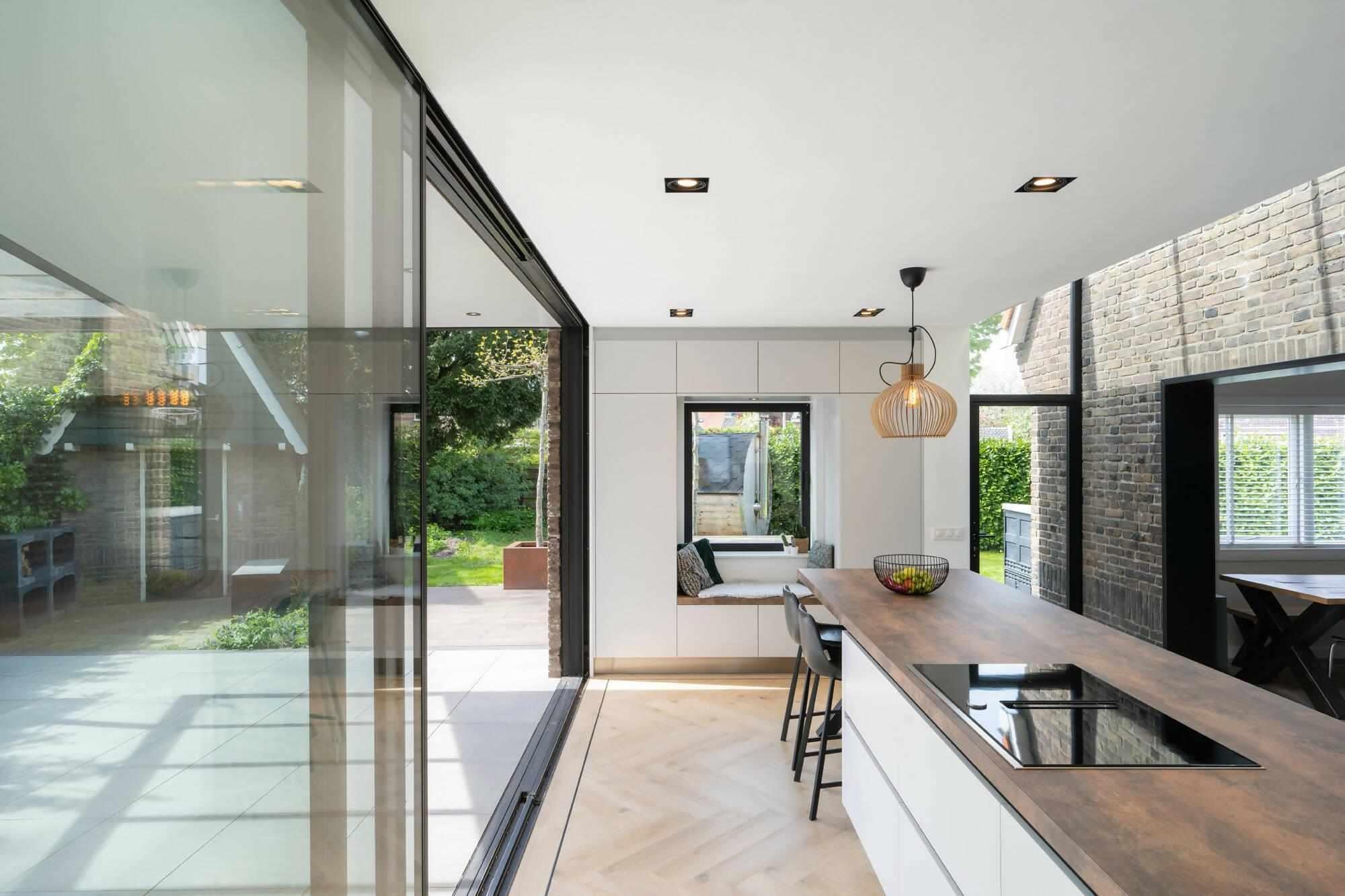 Moderne uitbreiding jaren 30 monument-JAREN 30 ARCHITECT-Aanbouw,Eetkamer,Exterieur,Keuken,Slaapkamer-Moderne uitbreiding jaren 30 monument-OBLY