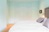Mooi interieur met blauwe tinten-FOAM Architecten-lichte woonkamer interieur,moderne woning renovatie,moderne woonkamer,open woonkamer met keuken,Woonkamer,woonkamer met grote ramen-Mooi interieur met blauwe tinten-OBLY