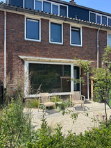 Natuurlijke stadstuin met organische beplanting-The Green Fix-biodiverse tuin,duurzame tuin,grindpad tuin,groene tuin,natuurlijke beplanting,natuurlijke stadstuin,onderhoudsvriendelijke tuin,organische tuin,siergrassen,stadstuin,staptegels tuin,The Green Fix,vaste planten-Natuurlijke stadstuin met organische beplanting | The Green Fix-OBLY
