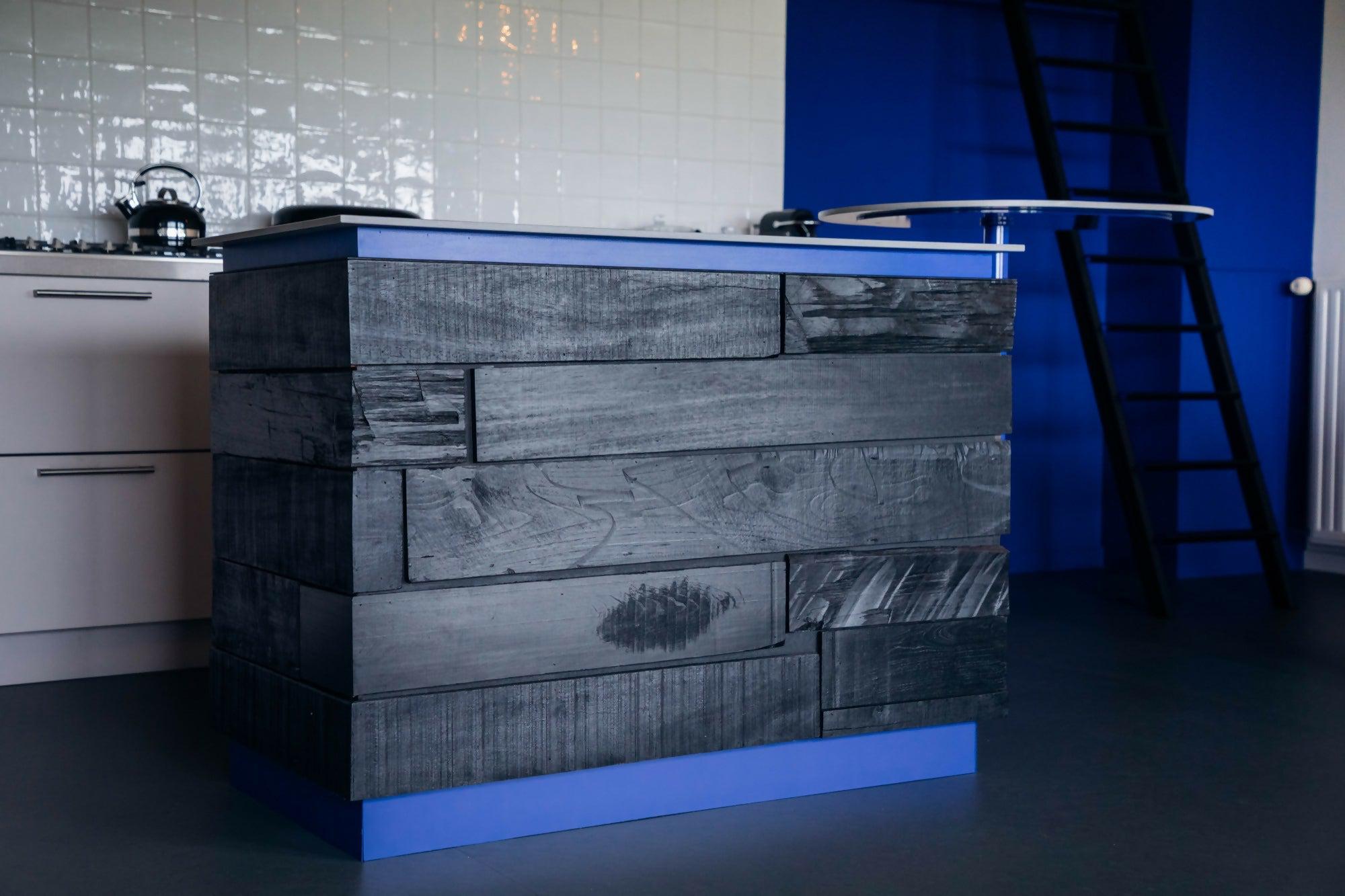 Ober: Functioneel en Kunstzinnig Keukeneiland-Kevin Caboor-Blauwe keuken accenten,Keuken,Keuken inspiratie,Keukeneiland design,Kunstzinnig keukeneiland,Modern keukendesign,Statement keuken,Uniek keukenontwerp-Ober: Functioneel en Kunstzinnig Keukeneiland -OBLY