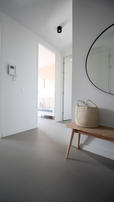 Oersterke microcement in gerenoveerde woning-Motion gietvloeren-Gietvloer,Microcement,rennovatie-Oersterke microcement in gerenoveerde woning-OBLY