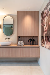 Renovatie gedateerde jaren 70 woning-Studio Thirty Two-Interieur-Modern maatwerk interieur | Luxe keuken en woonkamer-OBLY