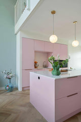 Roze keuken met blauwe muur-Keukenstudio Stormink-keuken-roze-keuken-met-blauwe-muur-OBLY
