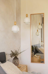 Rustgevende wandbekleding in een licht Scandinavisch appartement-Dennis v Zanden-woonkamer-Subtiele Luxe in Scandinavisch Appartement met Wandbekleding | Grupa M-OBLY