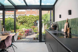 Rustieke woonkeuken met vouwwand-Busscher Serrebouw-Keuken,keuken met glazen aanbouw,keuken met lichtstraat,keuken met tuinverbinding,moderne woonkeuken,woonkeuken met serre-Rustieke woonkeuken met vouwwand-OBLY