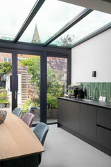 Rustieke woonkeuken met vouwwand-Busscher Serrebouw-Keuken,keuken met glazen aanbouw,keuken met lichtstraat,keuken met tuinverbinding,moderne woonkeuken,woonkeuken met serre-Rustieke woonkeuken met vouwwand-OBLY