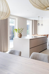 Rustig en Tijdloos Interieurontwerp met Karakter-Nieuwenhuis Interieurontwerp-interieur styling,interieur stylist,maatwerk inrichting,minimalistisch wonen,modern interieur,modern wonen,tijdloos interieur,warme materialen,Woonkamer-Interieurontwerp op maat | Rustige en Tijdloze Interieurs-OBLY