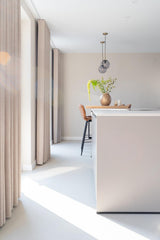 Rustig en Tijdloos Interieurontwerp met Karakter-Nieuwenhuis Interieurontwerp-interieur styling,interieur stylist,maatwerk inrichting,minimalistisch wonen,modern interieur,modern wonen,tijdloos interieur,warme materialen,Woonkamer-Interieurontwerp op maat | Rustige en Tijdloze Interieurs-OBLY