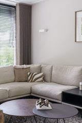 Rustig en verfijnd interieur met maatwerk en warme materialen-Angela Dam-compleet interieur,houtstructuren,kleur- en materiaaladvies,modern interieur,natureltinten,royale woning,totaalinterieur,verfijnd interieur,warme materialen,zwarte accenten-Rustig en verfijnd interieur met maatwerk-OBLY