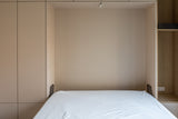 Rustig maatwerk interieur met licht eikenhout-Witteveen interieur architecten-badkamermeubel maatwerk,eikenhouten kasten,garderobekast op maat,licht interieur ontwerp,moderne opbergoplossingen,slaapkamerkasten,thuiswerkplek op maat,tv meubel op maat-Maatwerk Interieur met Licht Eikenhout en Slimme Opbergruimte-OBLY
