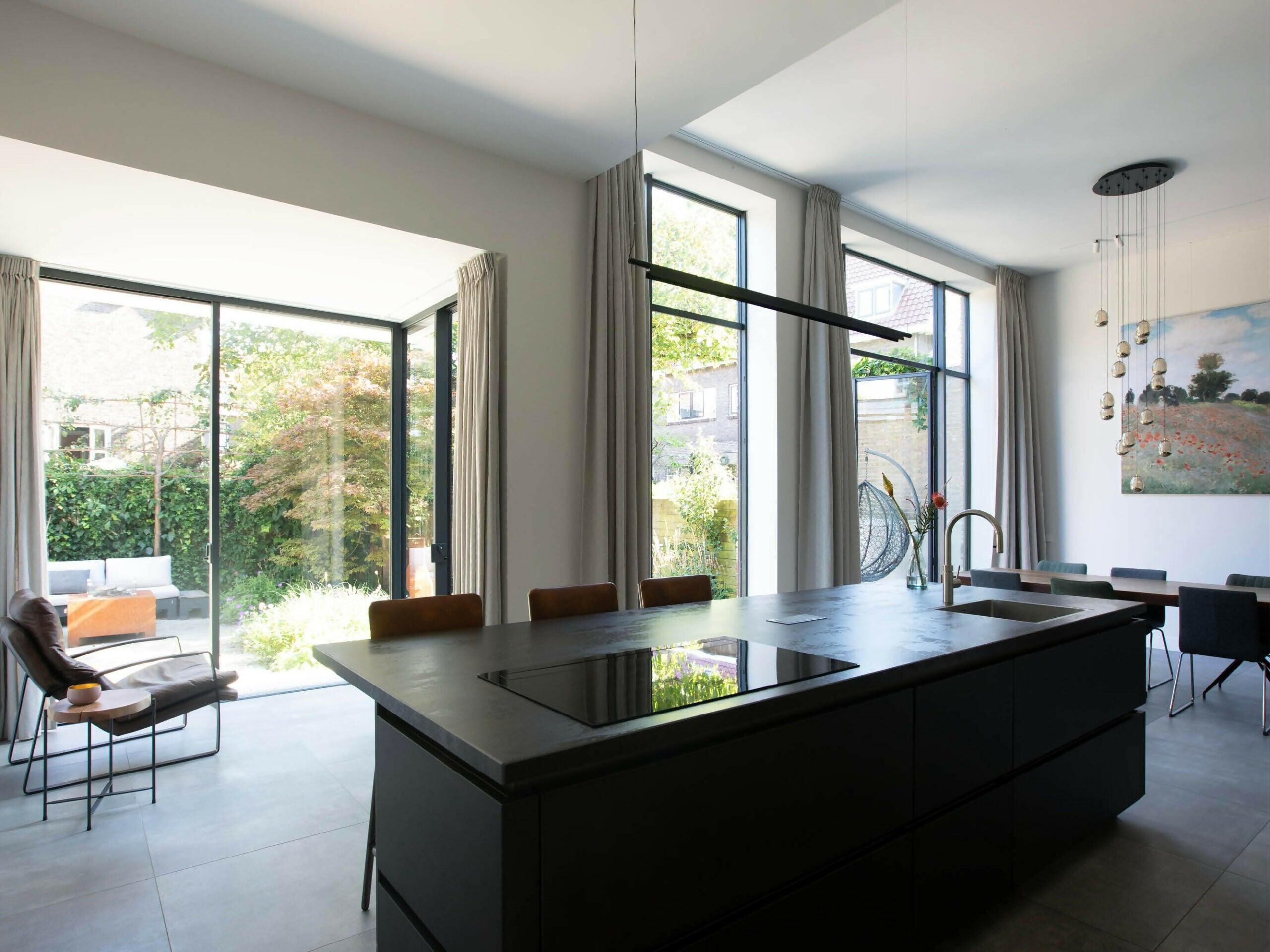 Splitlevel en uitbouw jaren ’30 huis-Architecten aan huis-keuken,renovering,woning-Souterrain verbouwen tot lichte leefruimte | Jaren ’30 huis Rotterdam-OBLY