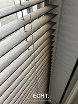 Stijlvolle renovatie van een comfortabele woonkamer-ECHT. in- en exterieurontwerp.-comfortabele woonkamer,Interieur inspiratie,Interieurontwerp,maatwerk meubilair,moderne woonkamer,natuurlijke materialen,stijlvolle renovatie,twee-onder-een-kapwoning,warme tinten,Woonkamer-Stijlvolle renovatie van een comfortabele woonkamer | ECHT. ontwerp-OBLY