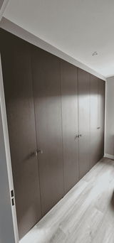 Strak Maatwerkinterieur met Marmeren Accenten-struijkinterieur-Keuken-Luxueus Maatwerkinterieur met Marmeren Accenten -OBLY