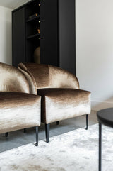 Tijdloze woonkamer design-VAN WOLFSWINKEL WONEN-Woonkamer-Tijdloze woonkamer design-OBLY