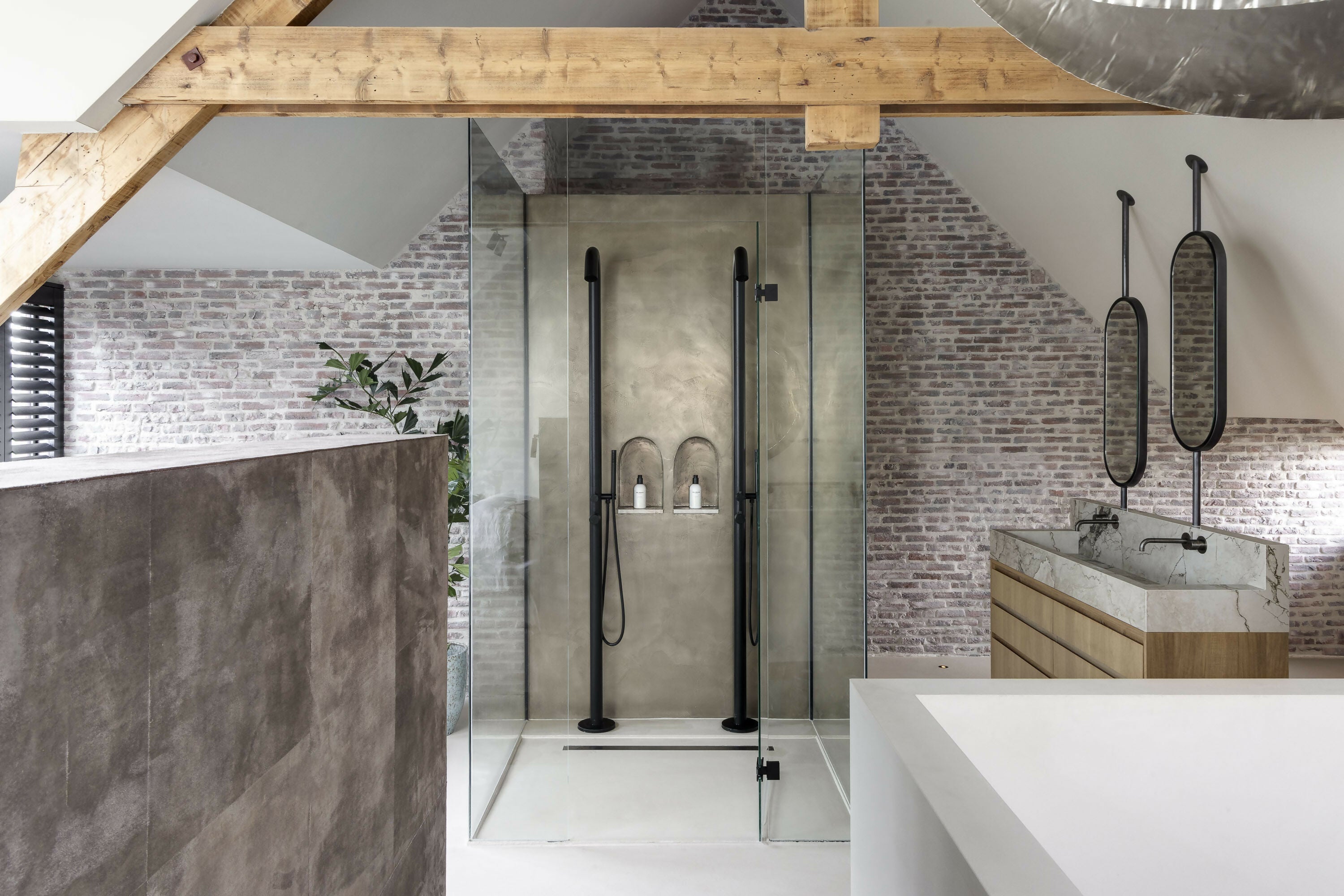 Totaalrenovatie grote jaren ’30 woning-Studio Twentyfour-Badkamer,Keuken,Messing accenten,Open indeling-Totaalrenovatie Jaren ’30 Woning in Amsterdam-OBLY