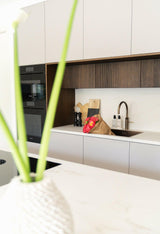 Totaalrenovatie jaren '50 hoekhuis-Atelier Det Interior design-Keuken,Woonkamer-OBLY