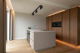 Totaalverbouwing met warm notenfineer-ELKE SPECK INTERIEURONTWERP-Keuken-Totaalverbouwing met warm notenfineer-OBLY