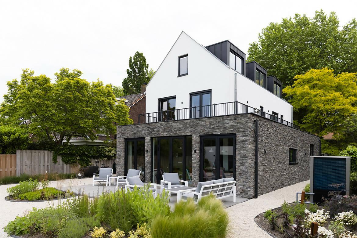 Transformatie kleine woning naar gezinshuis-FOAM Architecten-gezinswoning interieur,moderne gezinswoning woonkamer,moderne woonkamer renovatie,open woonkamer met keuken,transformatie woning,woonkamer-Transformatie kleine woning naar gezinshuis-OBLY