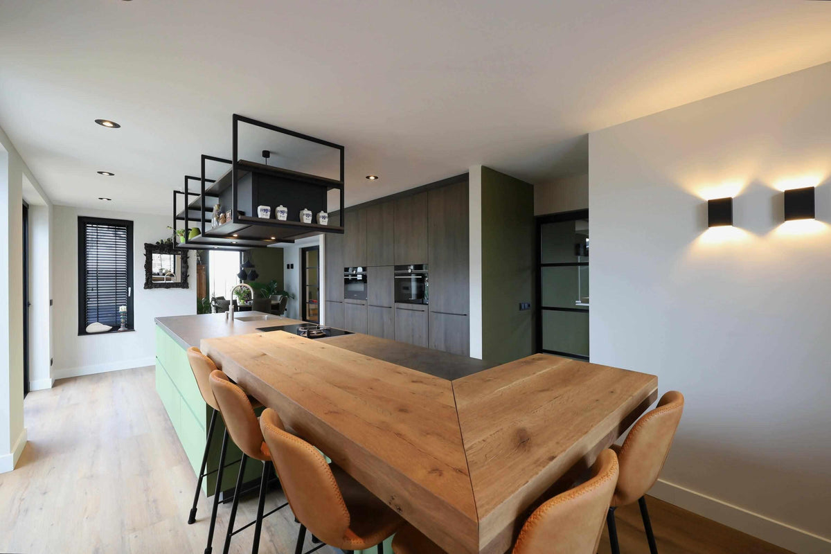 Unieke keuken met groen kookeiland-PAUL THEUWS INTERIEUR-Keuken-Unieke keuken met groen kookeiland-OBLY