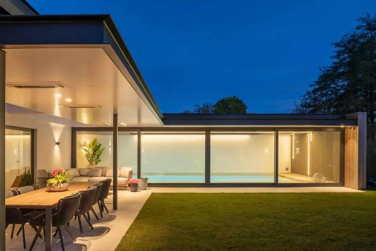 VERBOUWING JAREN '70 WONING MET ZWEMBAD | OBLY