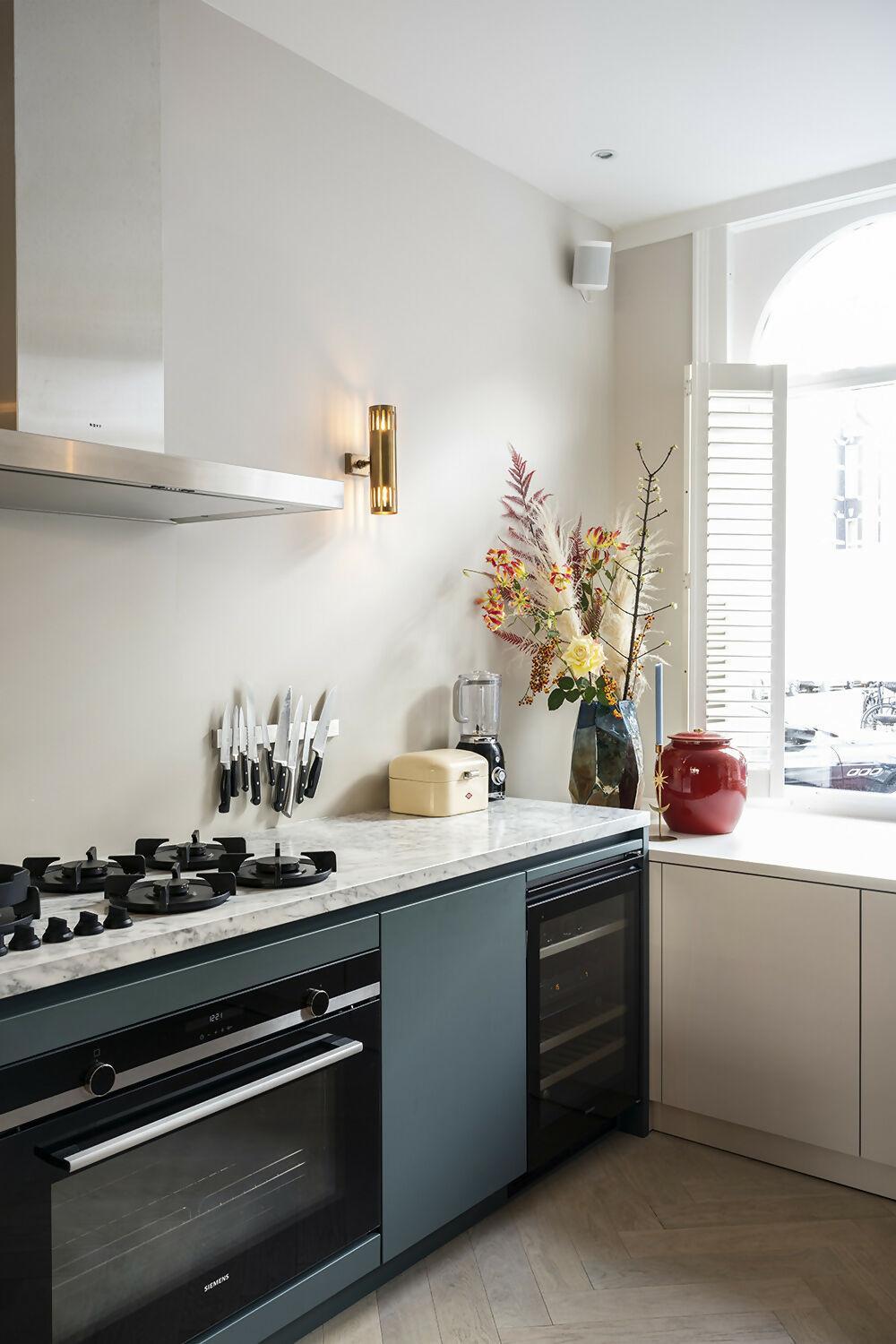 Van Functioneel tot Warm met Behang en Luxe Stoffen-Wendy Verhaegh Interior Design-Behang prints,Gezellig interieur,Harmonieuze styling,Luxe stoffen,woonkamer-Luxe Interieur Make-over met behang en luxe stoffen-OBLY